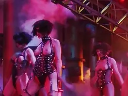 Misty Stone- ის მშვენიერი ებონუსი იღებს გიგანტურ მამალს