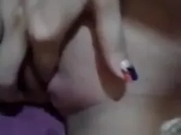 გოგონას სიურპრიზი იქცევა სამეულში, სრული დედინაცვალით